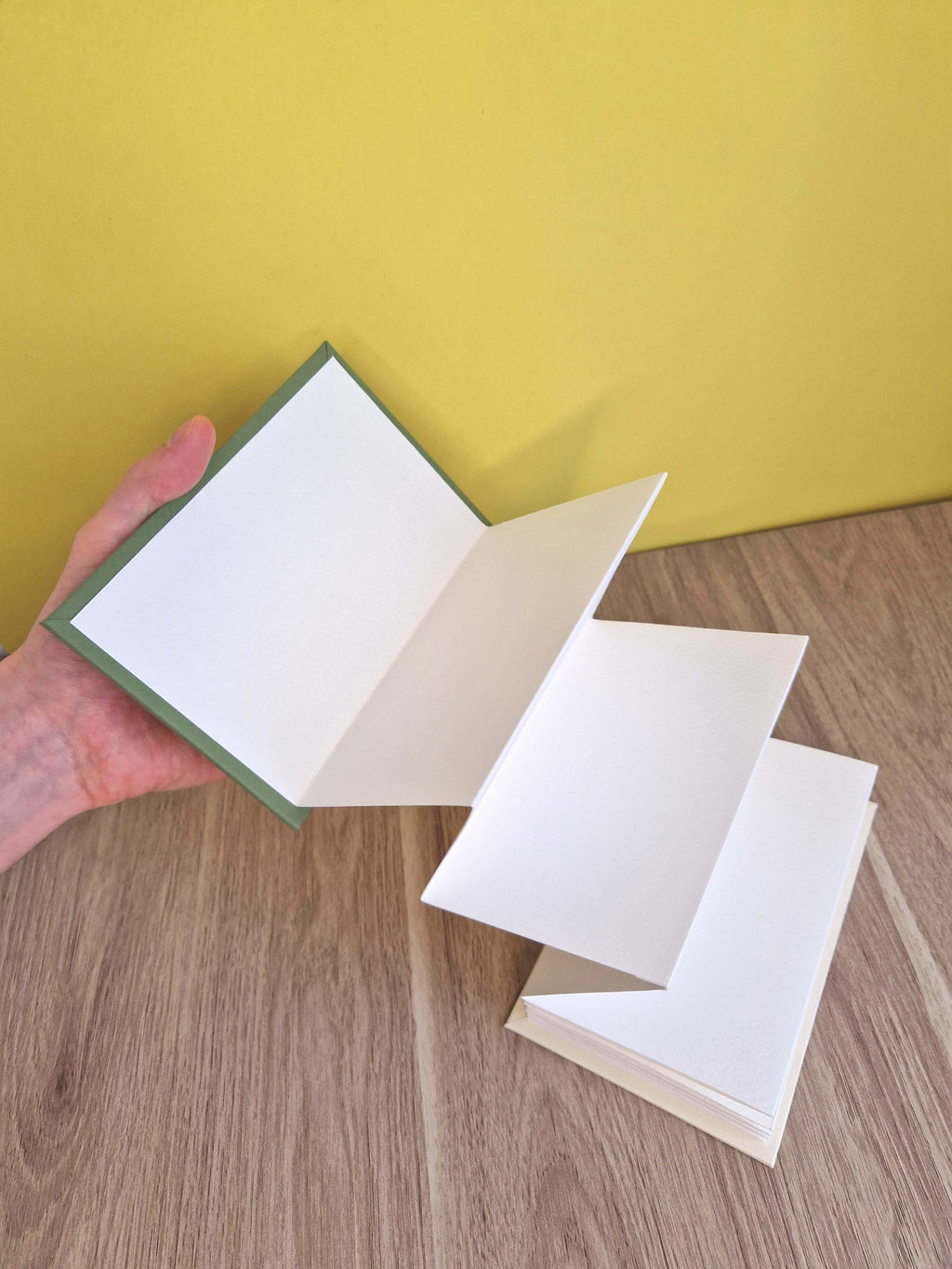 Carnet A6 aquarelle – Vert forêt & Blanc