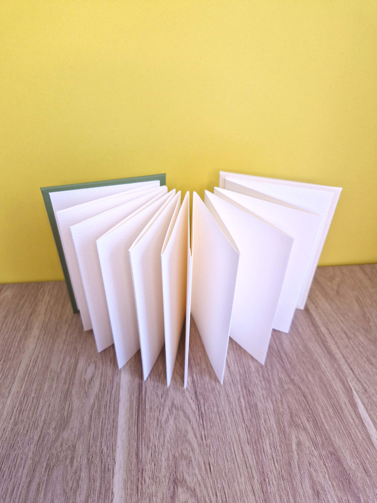 Carnet A6 aquarelle – Vert forêt & Blanc
