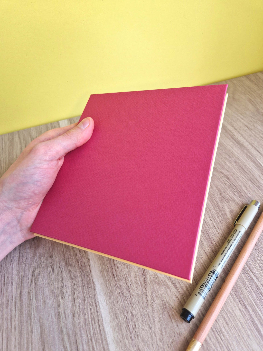 Carnet carré 16×16 multi-techniques – Violet & Beige