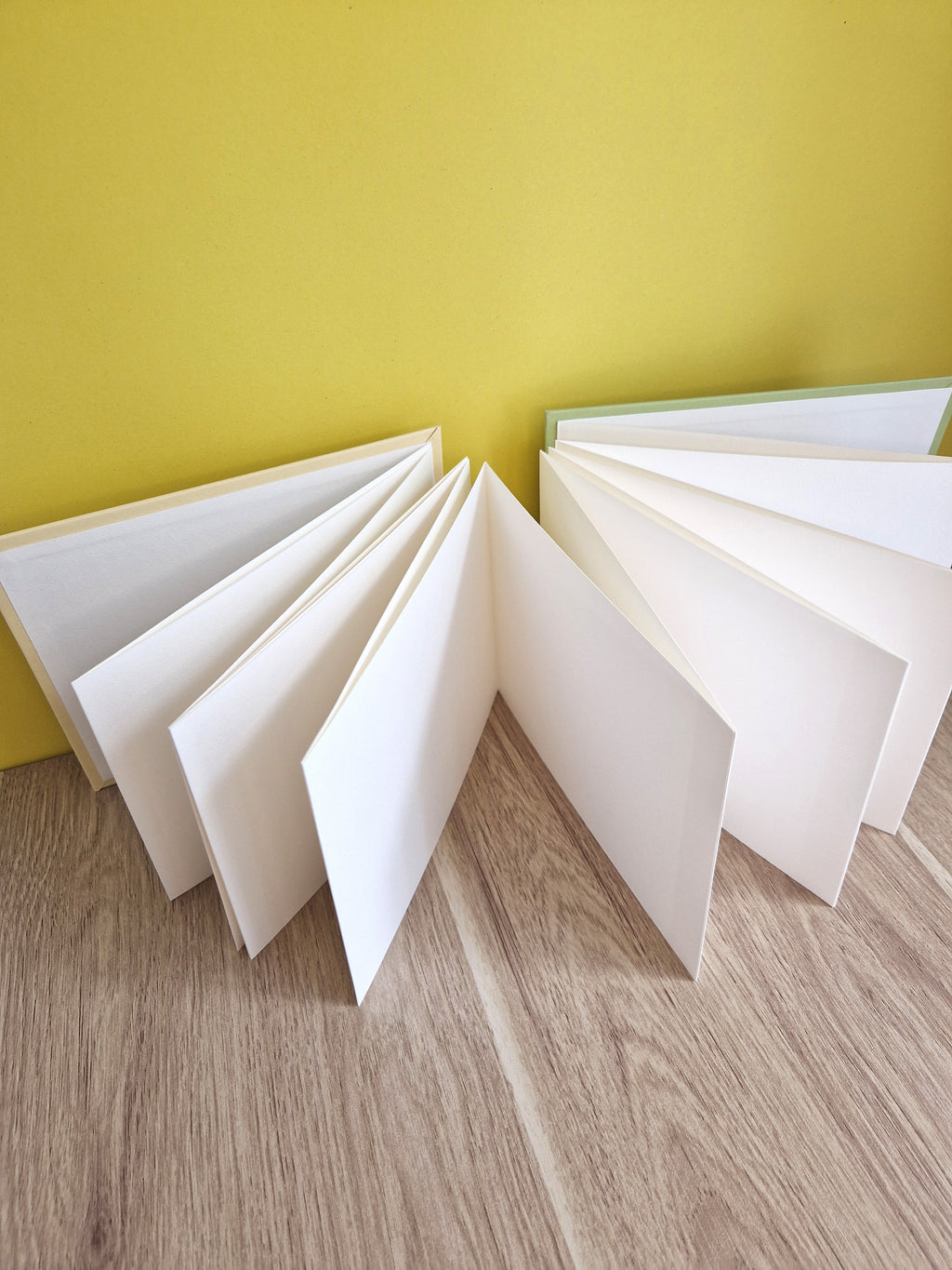Carnet A5 multi-techniques – Beige & Vert pistache