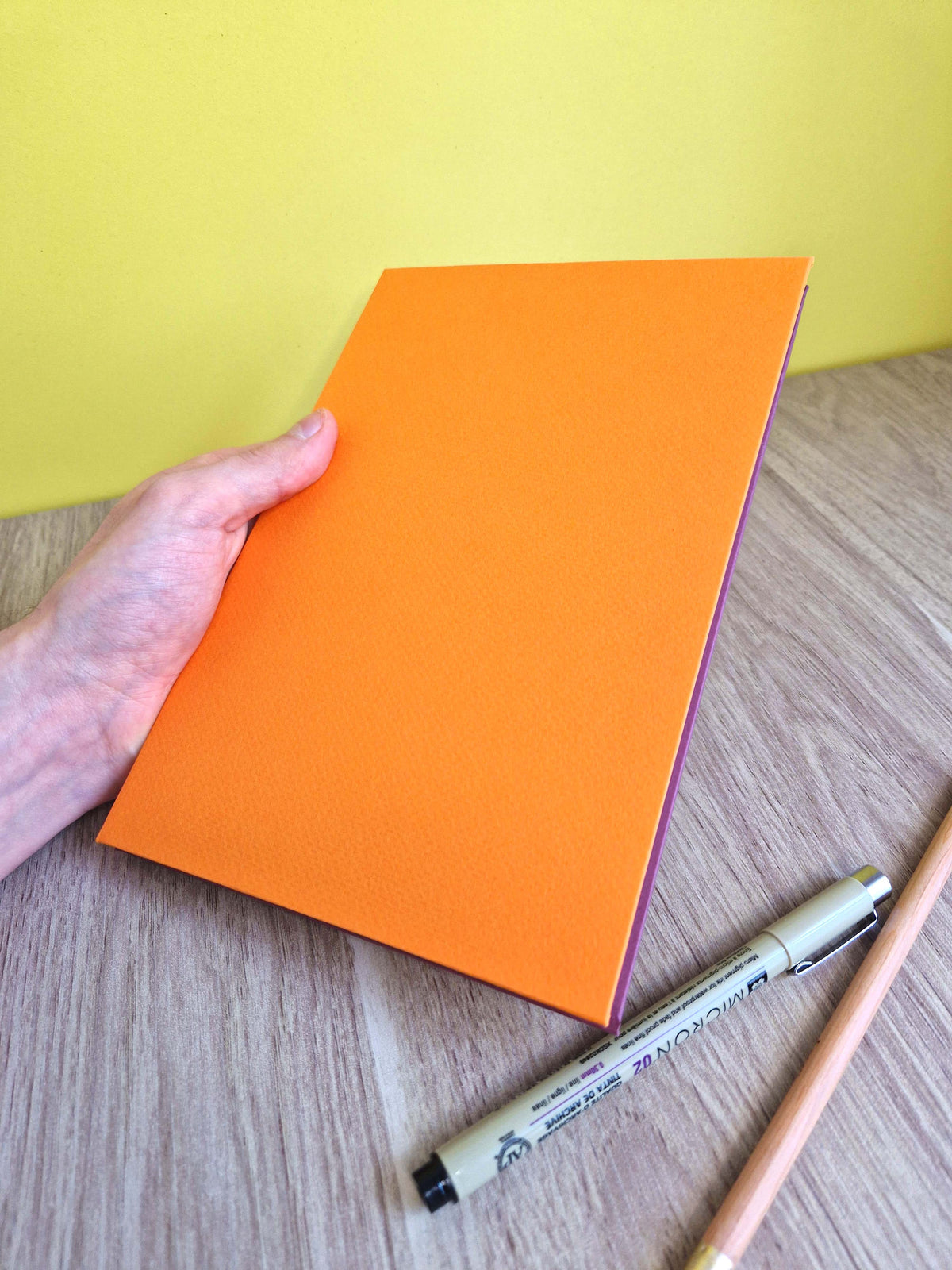 Carnet A5 multi-techniques – Orange & Pourpre