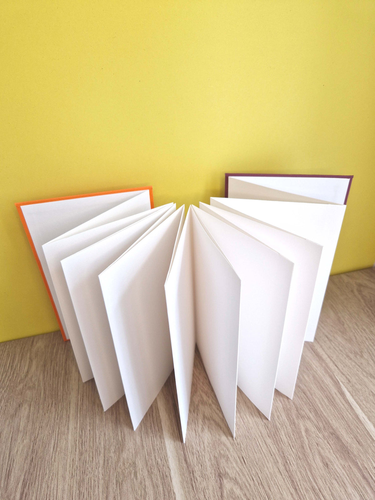 Carnet A5 multi-techniques – Orange & Pourpre