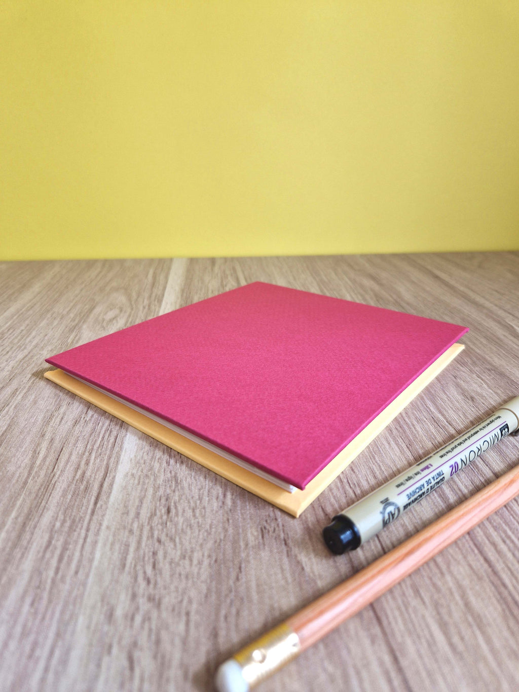 Carnet carré 16×16 multi-techniques – Violet & Beige